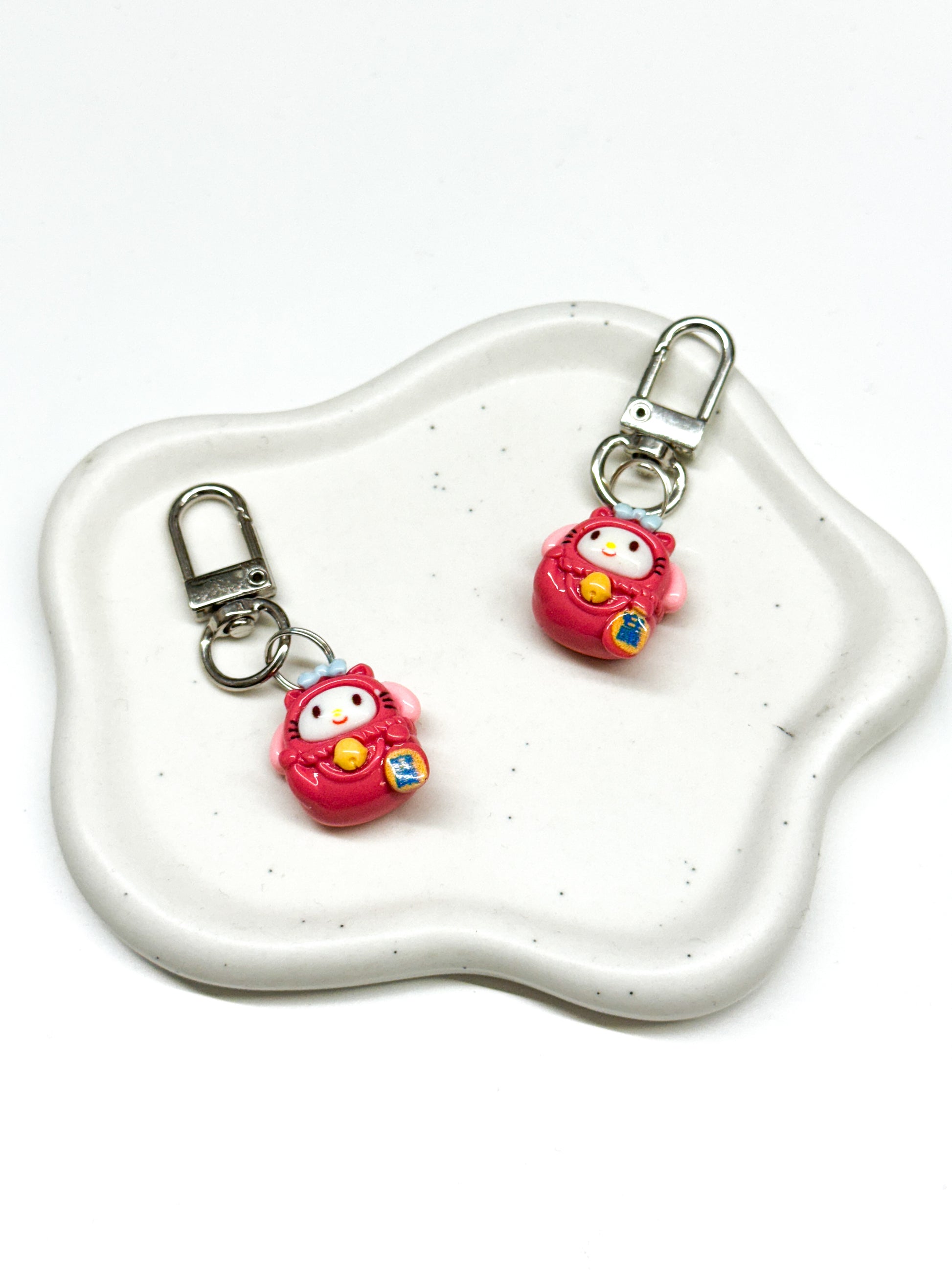 lucky cat (red) | keychain