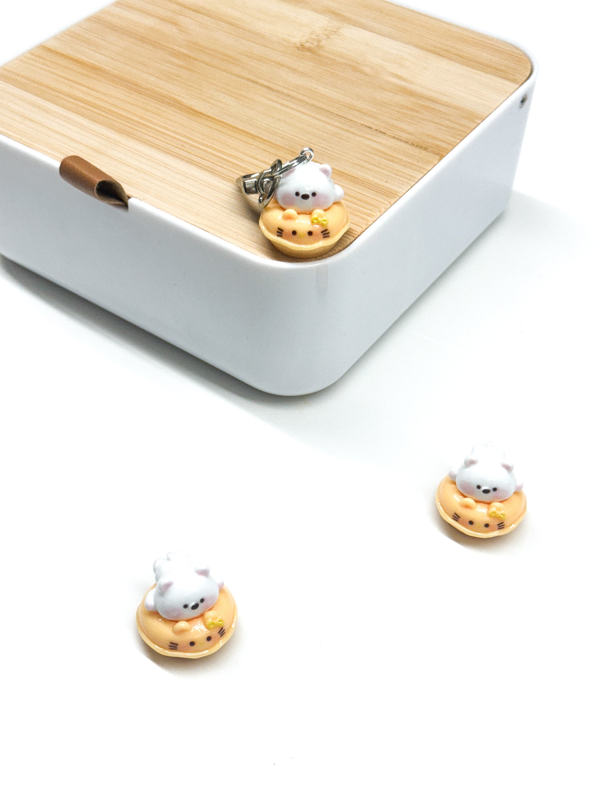bear w/ floatie | keychain