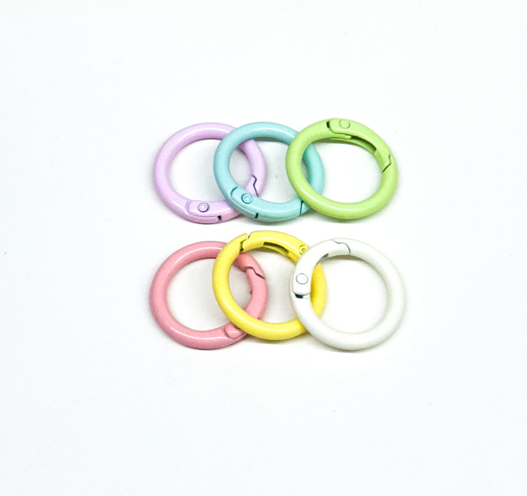 Pastel Clasp