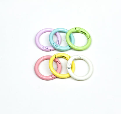 Pastel Clasp