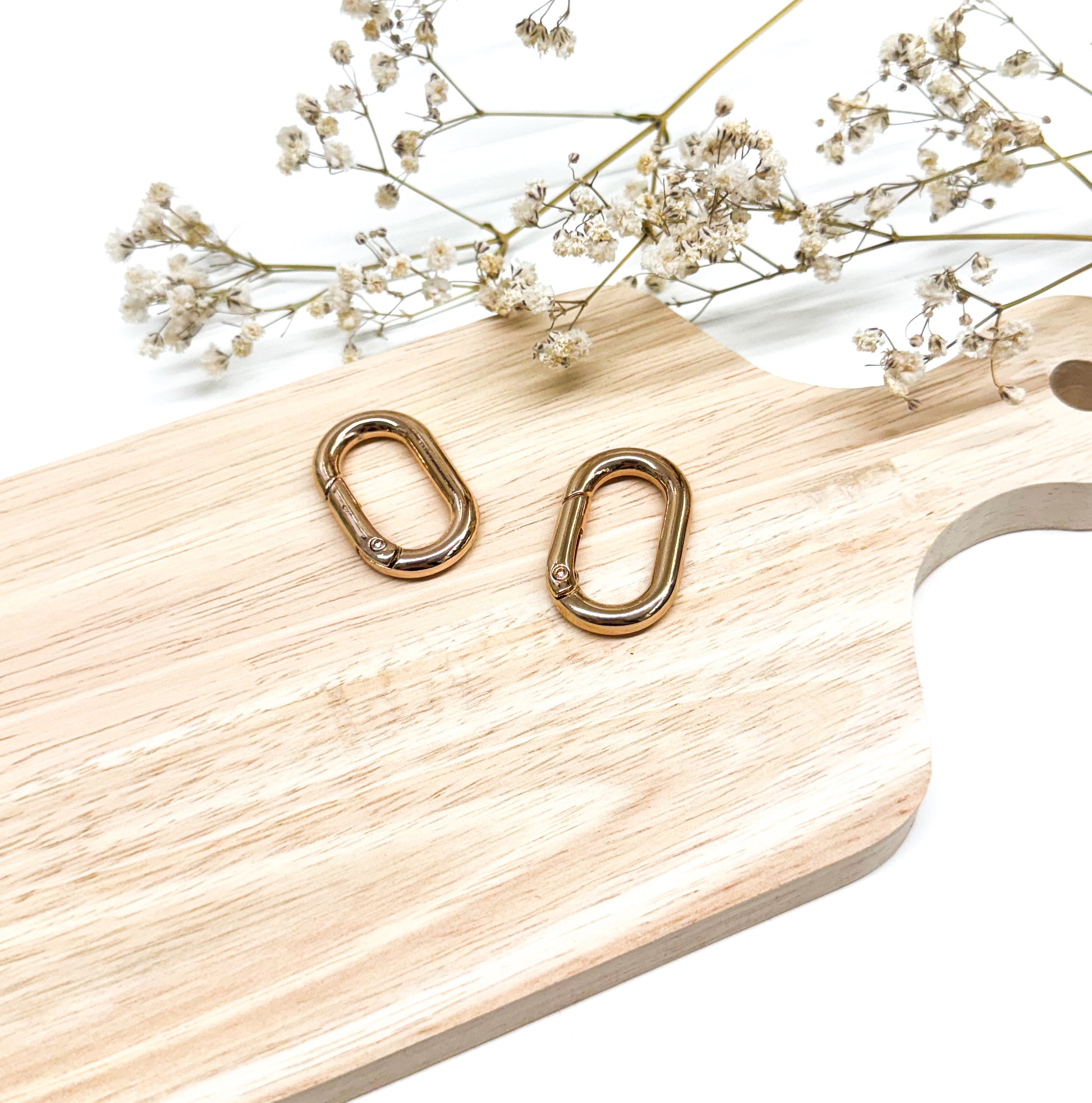 Oval Clasp - Gold
