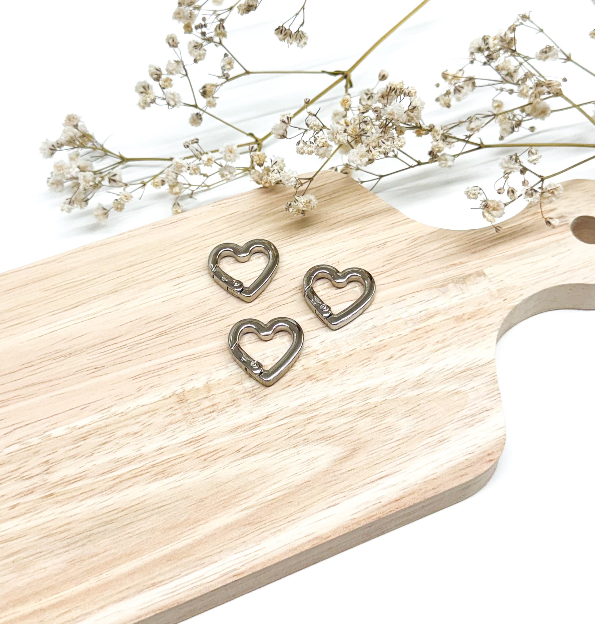 Metal Heart Clasp - Silver