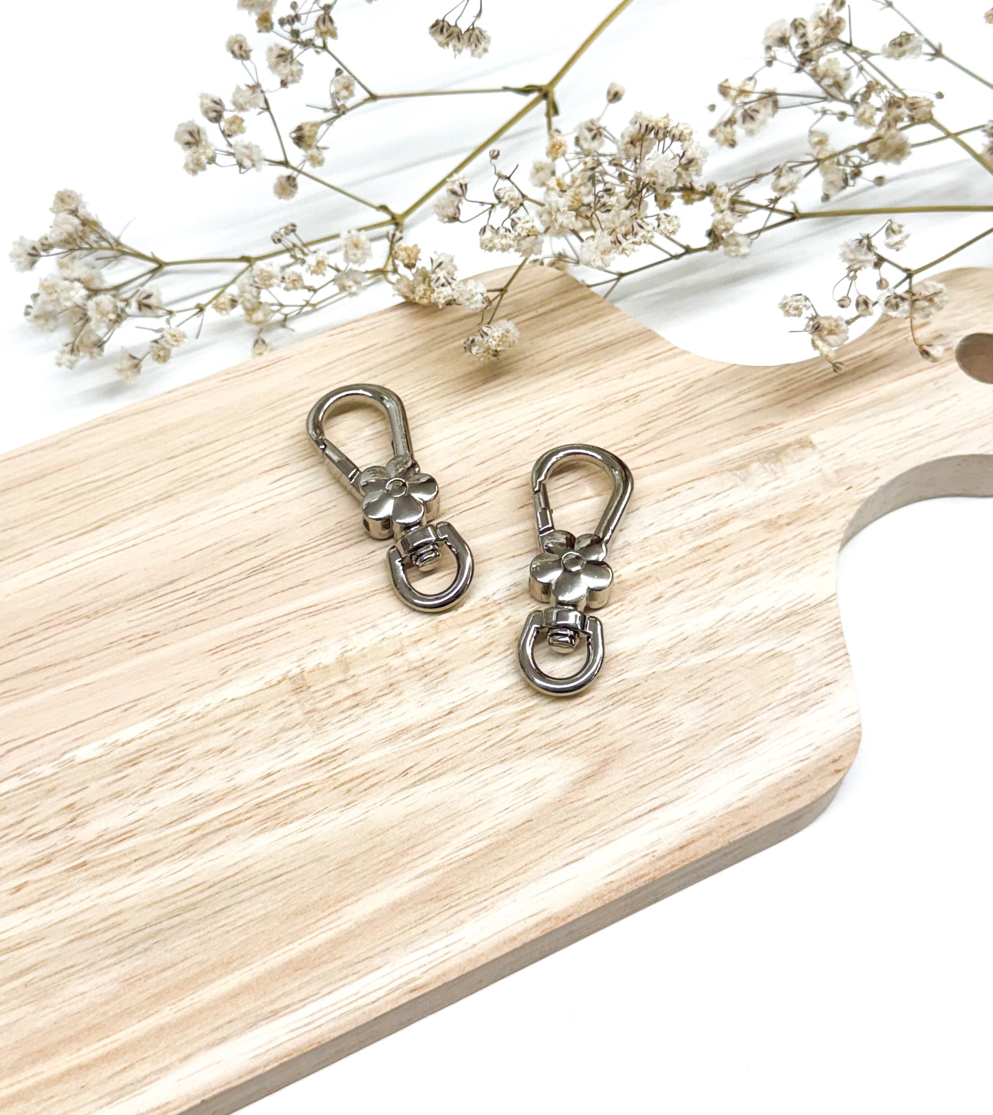 Metal Flower Clasp - Silver